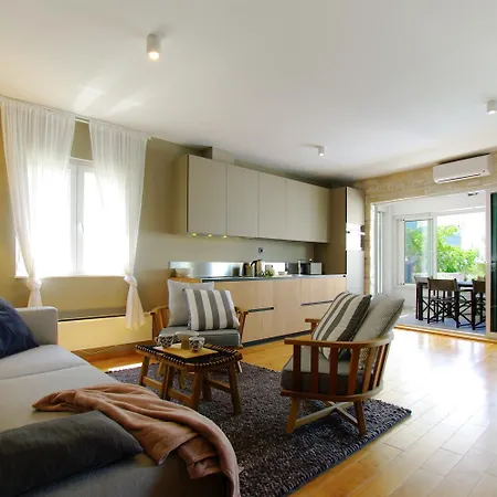 Villa Slanica With A Swimming Pool For 6 Guests *