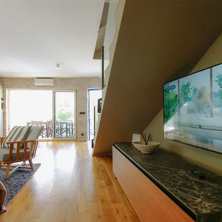 Villa Slanica With A Swimming Pool For 6 Guests