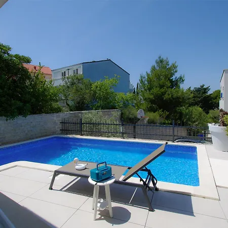 Villa Slanica With A Swimming Pool For 6 Guests *