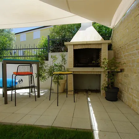 Villa Slanica With A Swimming Pool For 6 Guests