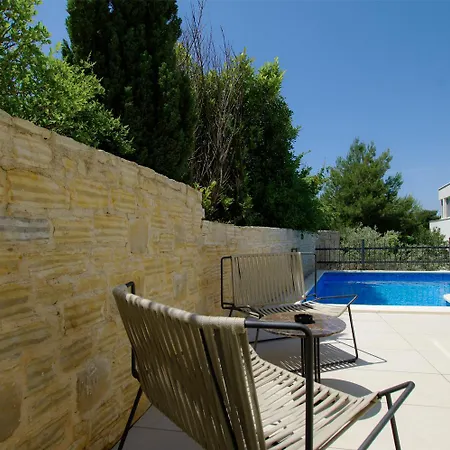 Slanica With A Swimming Pool For 6 Guests Villa *